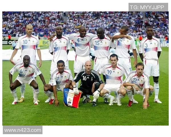 回顾2001年法国足球明星的辉煌成就与传奇瞬间