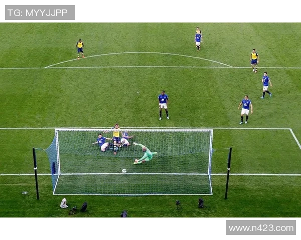 足球明星绿幕视频揭秘球场背后的精彩瞬间与创意制作技巧